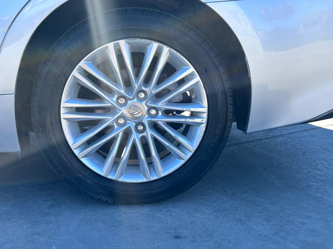 Lexus ES 350 4dr Sdn 2013