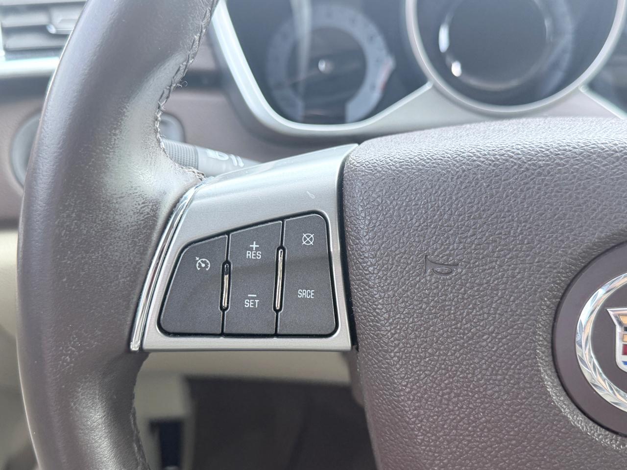 Cadillac SRX FWD 4dr Luxury Collection 2011