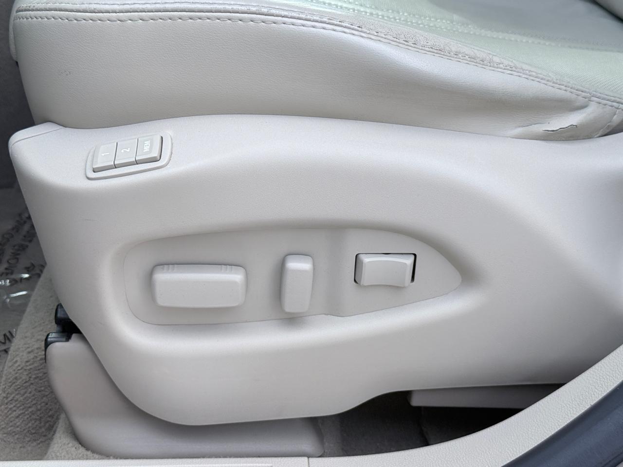 Cadillac SRX FWD 4dr Luxury Collection 2011