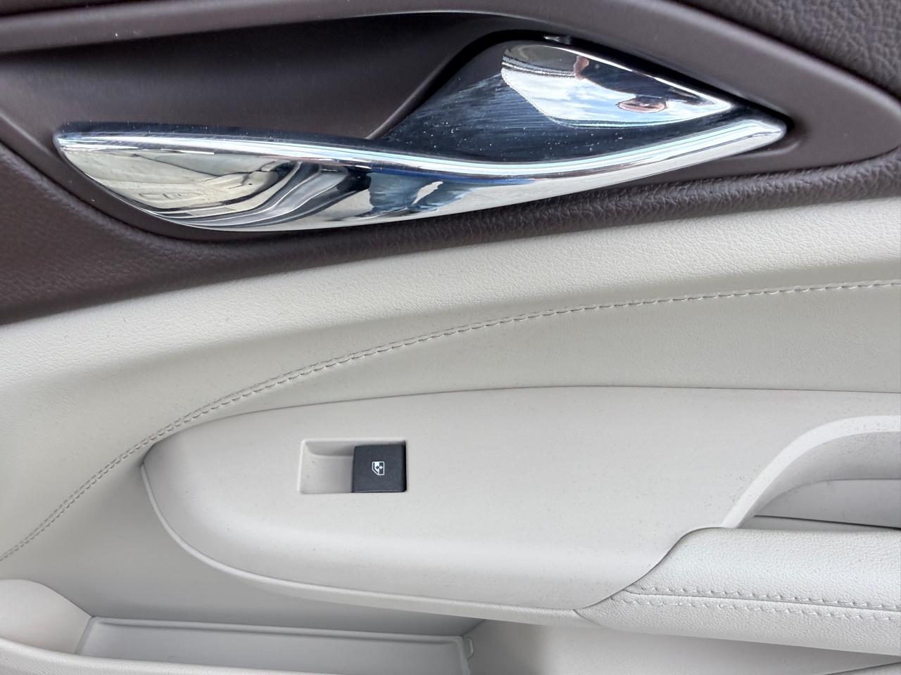 Cadillac SRX FWD 4dr Luxury Collection 2011