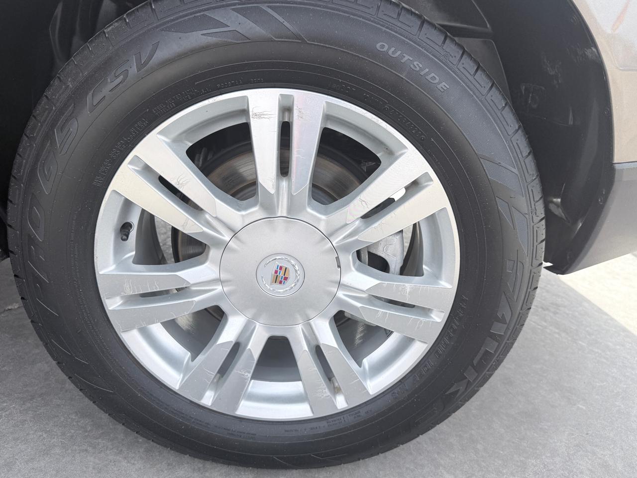 Cadillac SRX FWD 4dr Luxury Collection 2011