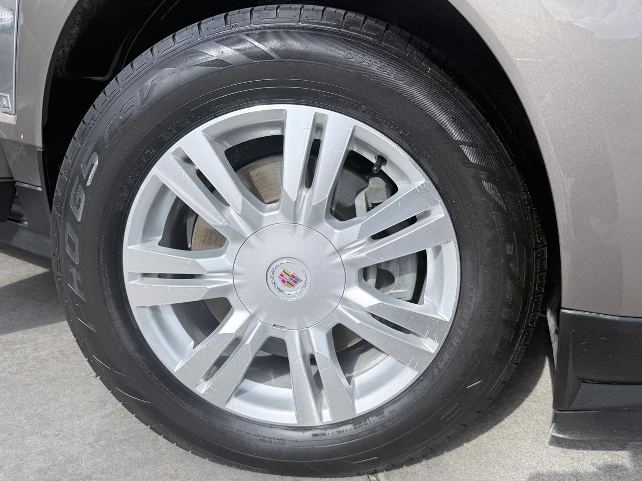 Cadillac SRX FWD 4dr Luxury Collection 2011