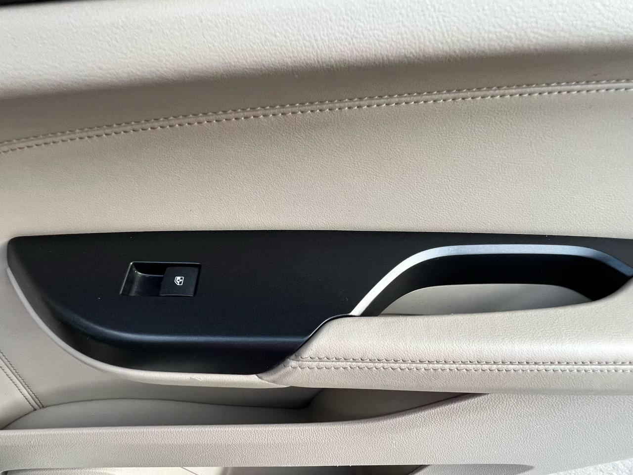 Cadillac SRX FWD 4dr Premium Collection 2013