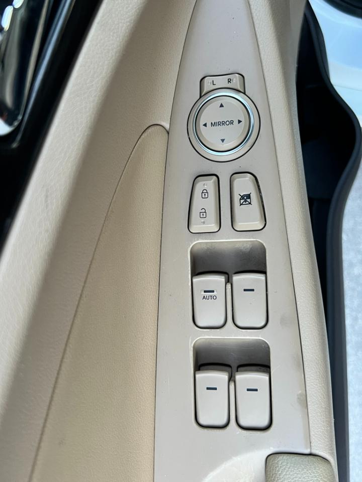 Hyundai Sonata 4dr Sdn 2.4L Auto Limited 2012