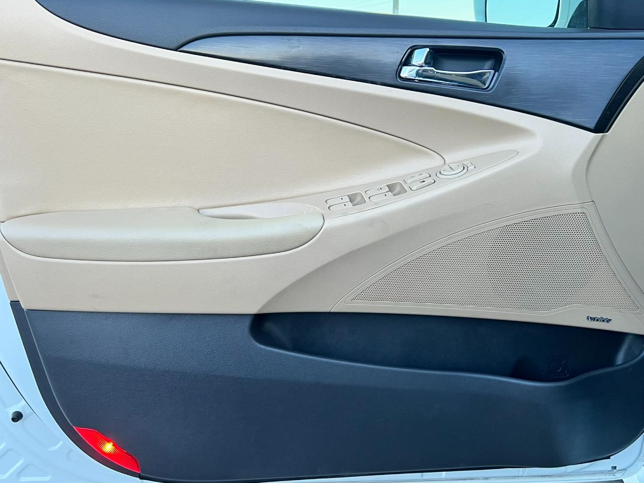 Hyundai Sonata 4dr Sdn 2.4L Auto Limited 2012