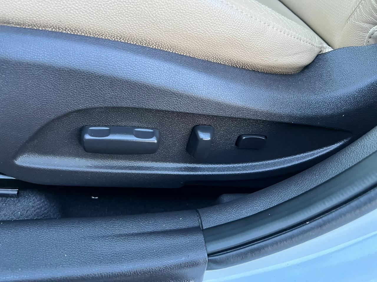 Hyundai Sonata 4dr Sdn 2.4L Auto Limited 2012