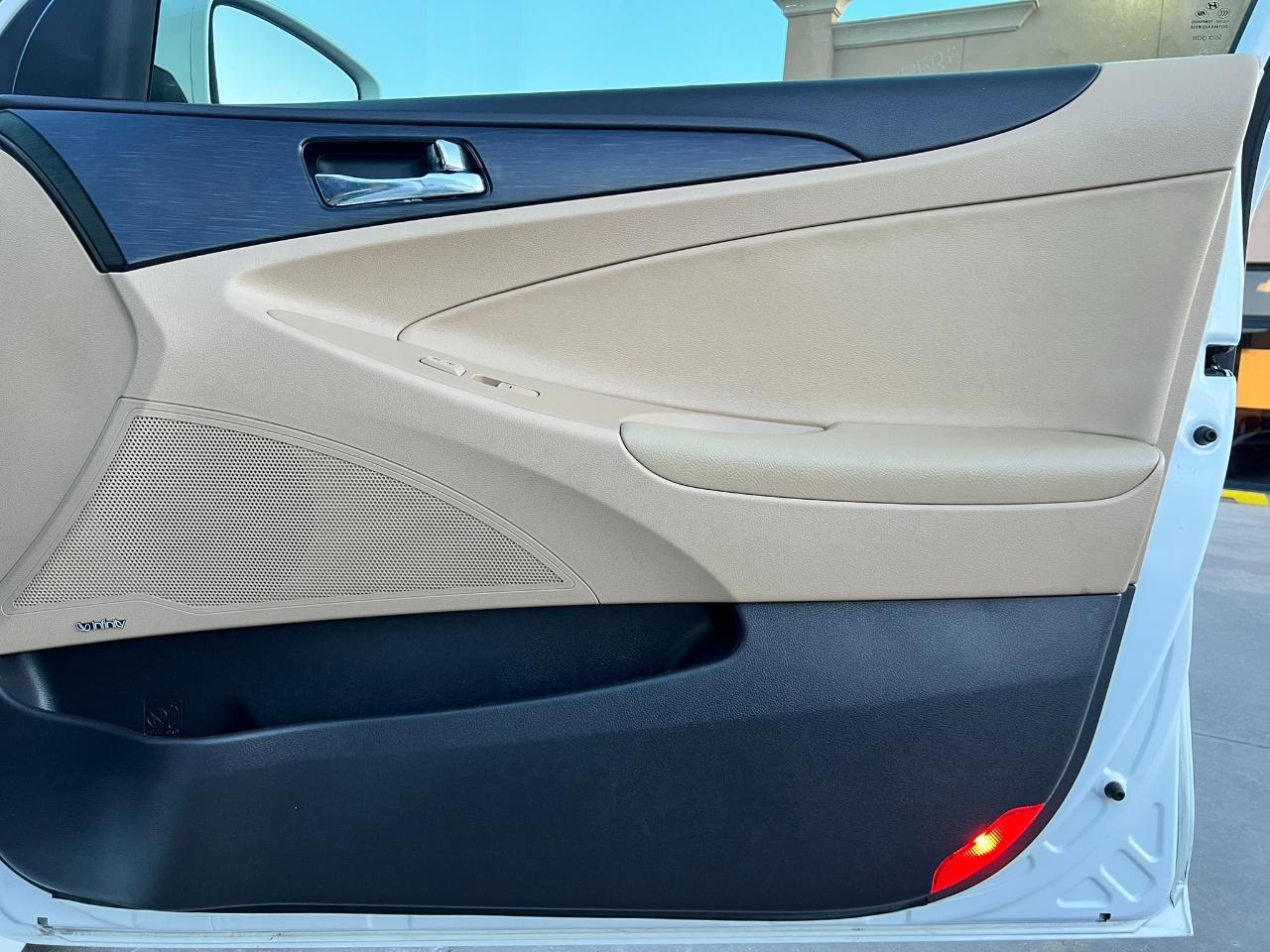 Hyundai Sonata 4dr Sdn 2.4L Auto Limited 2012