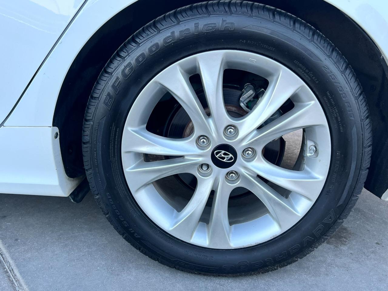 Hyundai Sonata 4dr Sdn 2.4L Auto Limited 2012