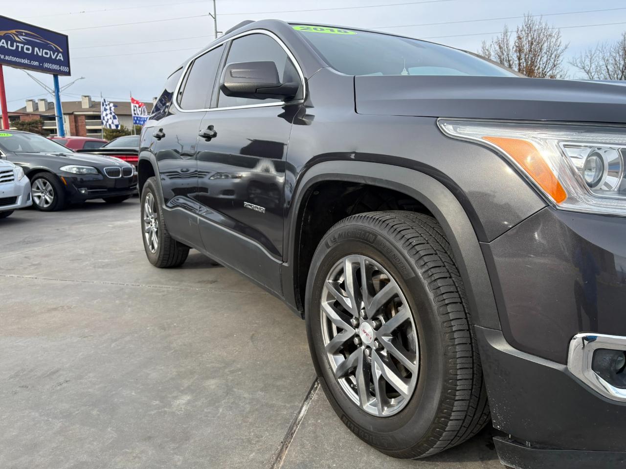 GMC Acadia FWD 4dr SLT w/SLT-1 2018