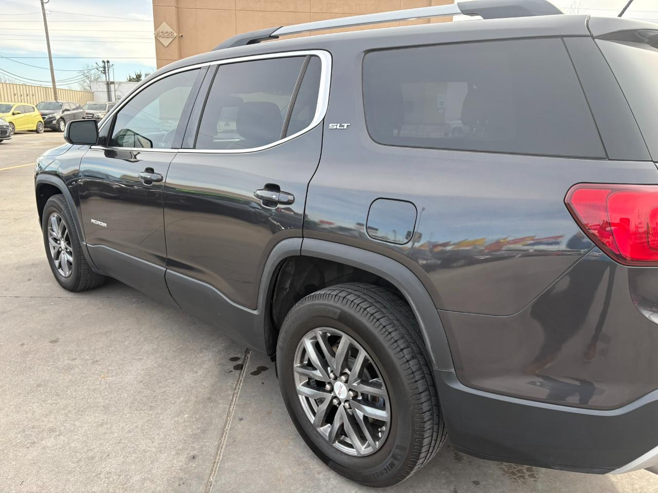 GMC Acadia FWD 4dr SLT w/SLT-1 2018