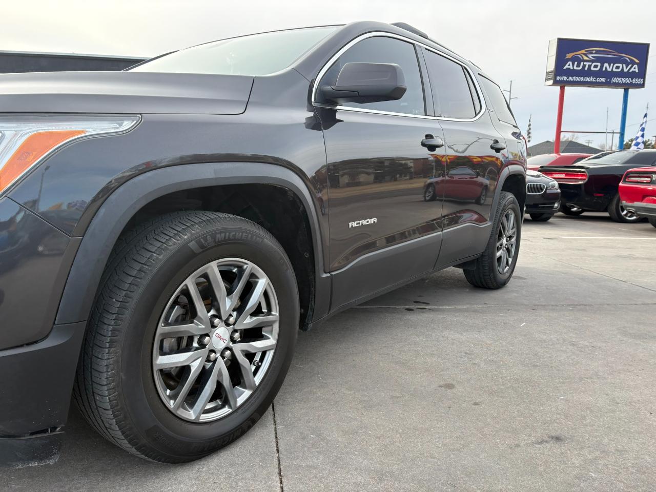 GMC Acadia FWD 4dr SLT w/SLT-1 2018