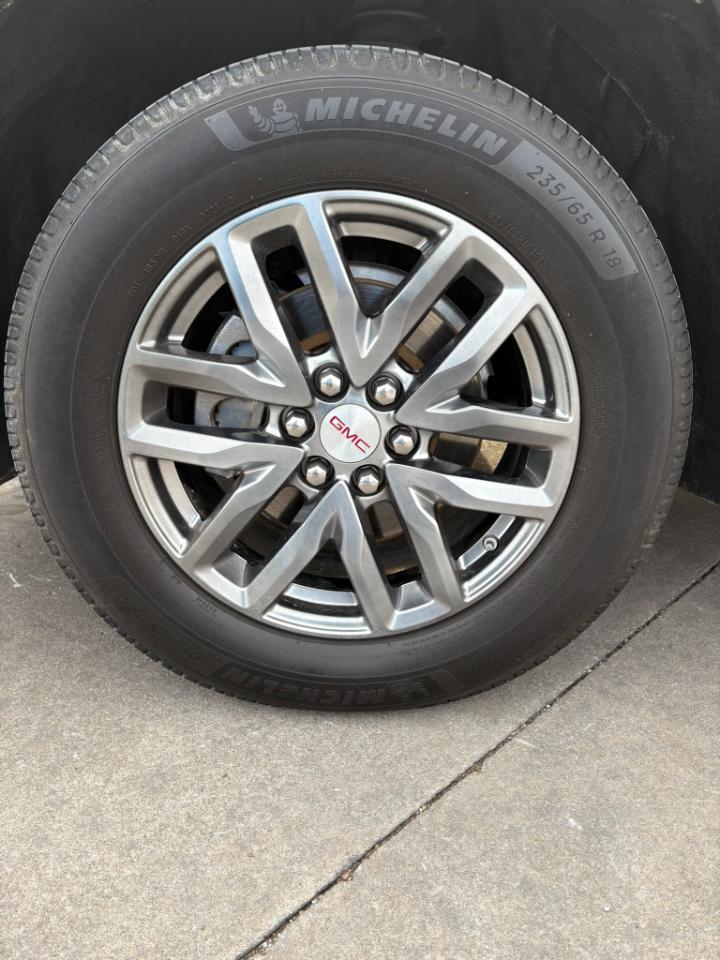 GMC Acadia FWD 4dr SLT w/SLT-1 2018