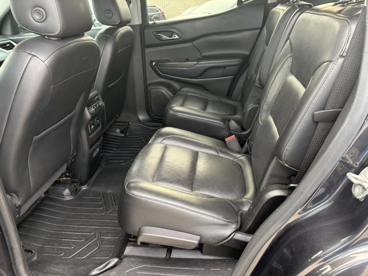 GMC Acadia FWD 4dr SLT w/SLT-1 2018