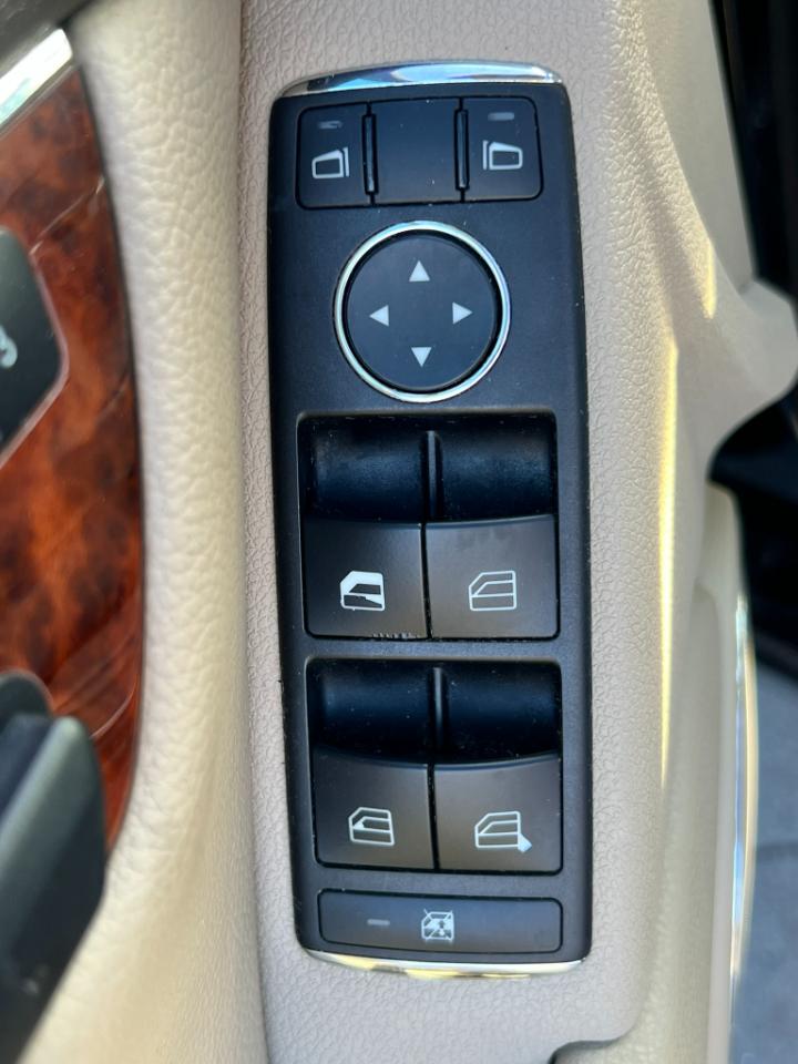 Mercedes-Benz C-Class 4dr Sdn C 300 Luxury RWD 2010