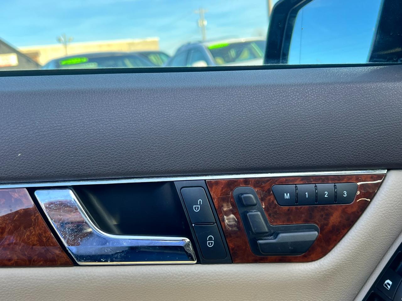 Mercedes-Benz C-Class 4dr Sdn C 300 Luxury RWD 2010