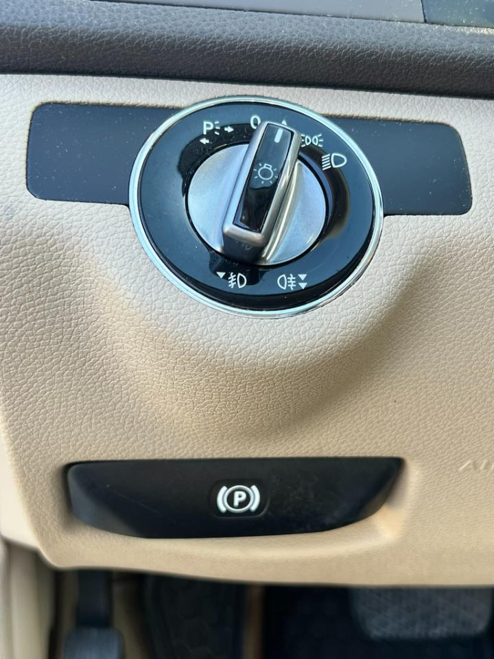 Mercedes-Benz C-Class 4dr Sdn C 300 Luxury RWD 2010