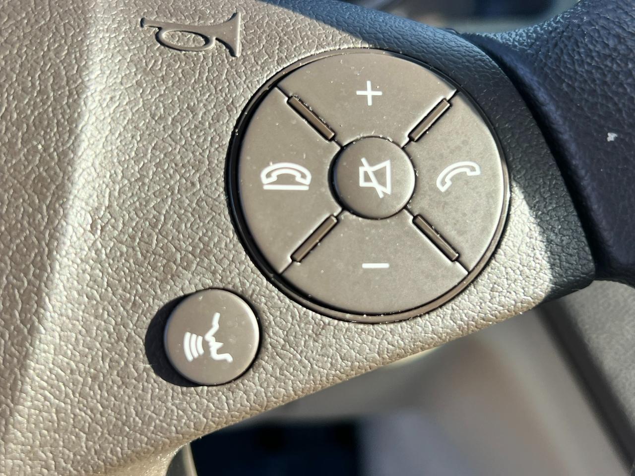 Mercedes-Benz C-Class 4dr Sdn C 300 Luxury RWD 2010