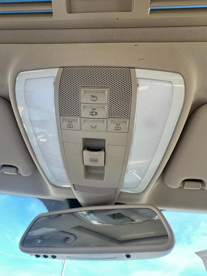 Mercedes-Benz C-Class 4dr Sdn C 300 Luxury RWD 2010