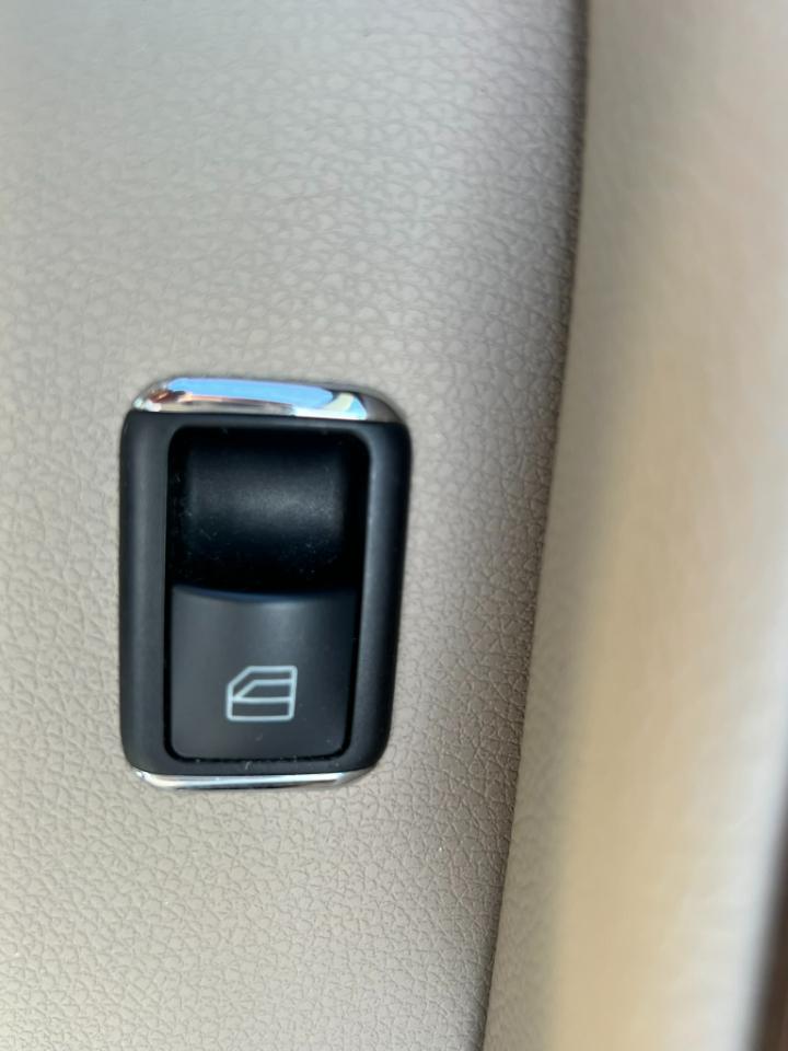 Mercedes-Benz C-Class 4dr Sdn C 300 Luxury RWD 2010