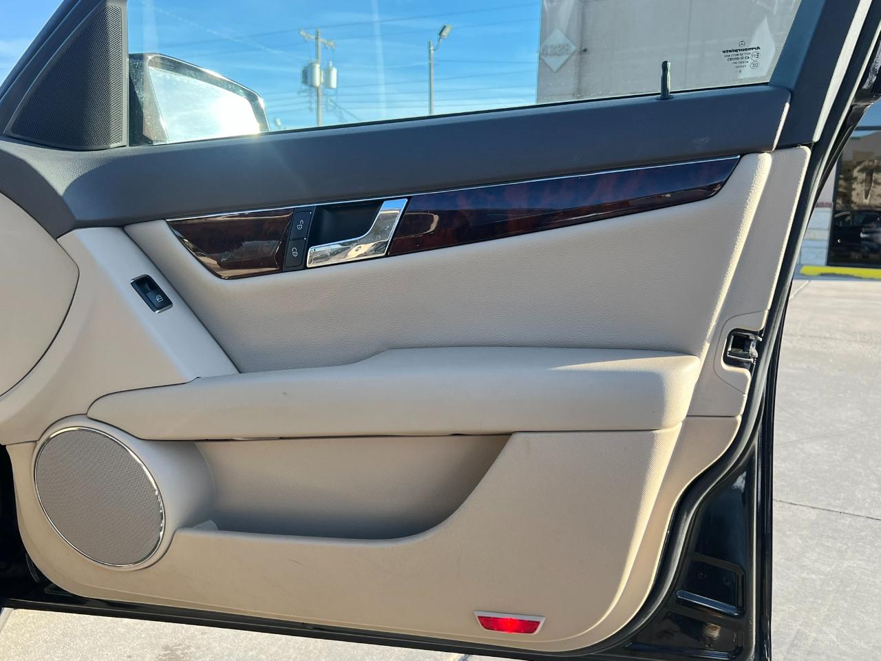 Mercedes-Benz C-Class 4dr Sdn C 300 Luxury RWD 2010