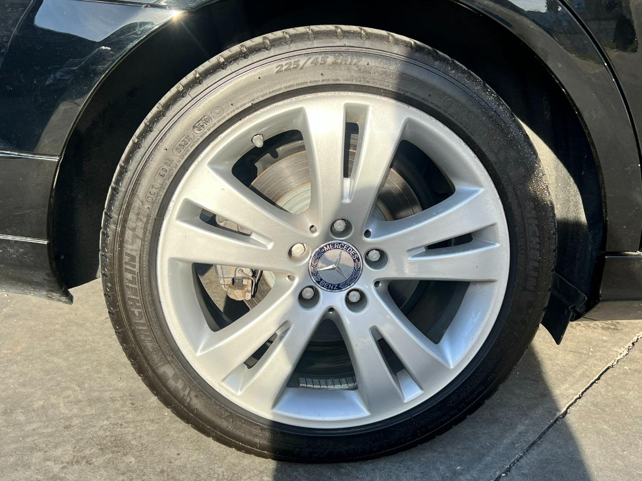 Mercedes-Benz C-Class 4dr Sdn C 300 Luxury RWD 2010