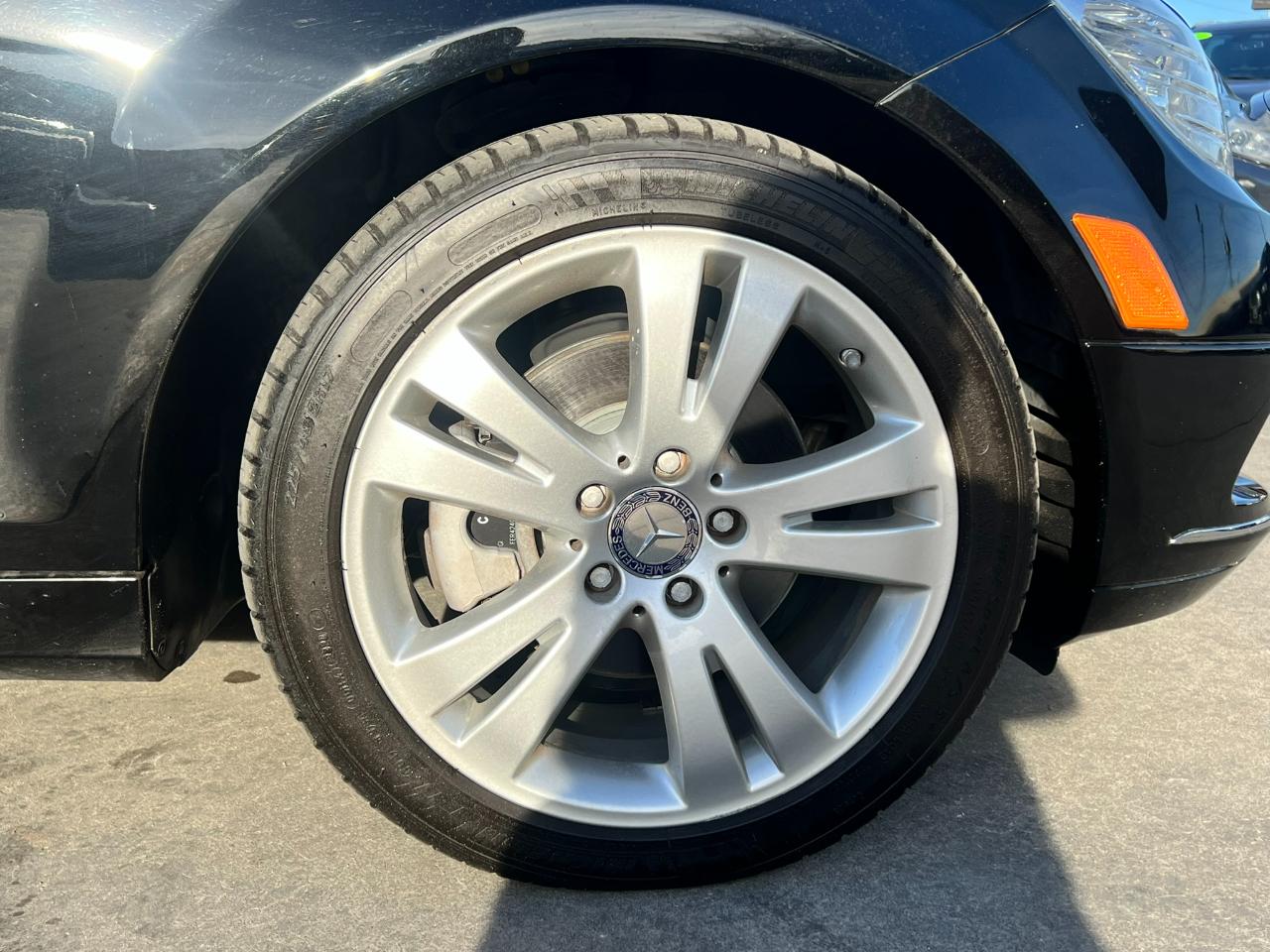 Mercedes-Benz C-Class 4dr Sdn C 300 Luxury RWD 2010