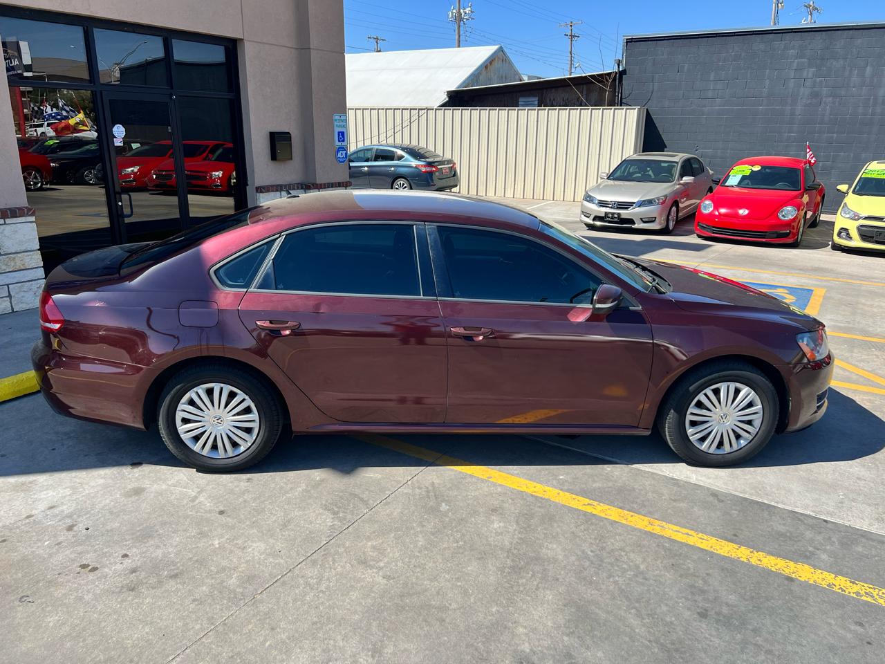 Volkswagen Passat 4dr Sdn 1.8T Auto Wolfsburg Ed 2014