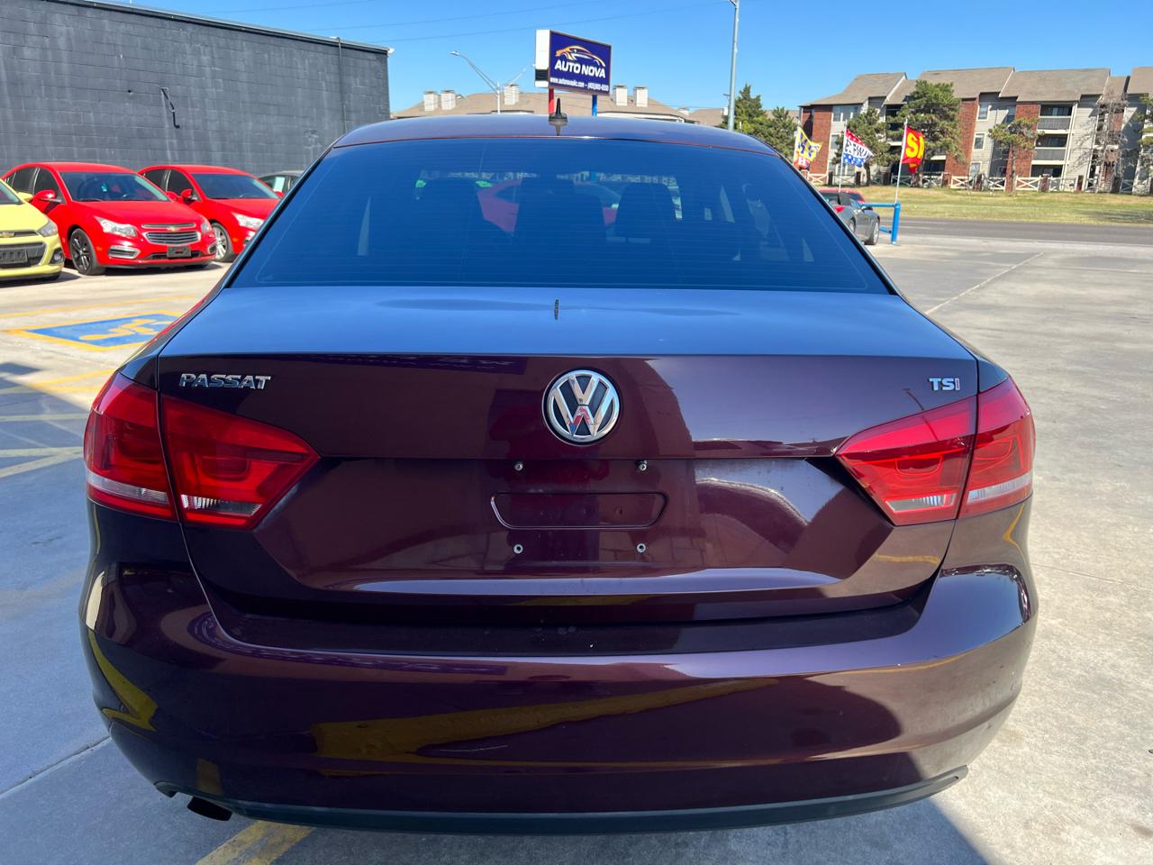 Volkswagen Passat 4dr Sdn 1.8T Auto Wolfsburg Ed 2014