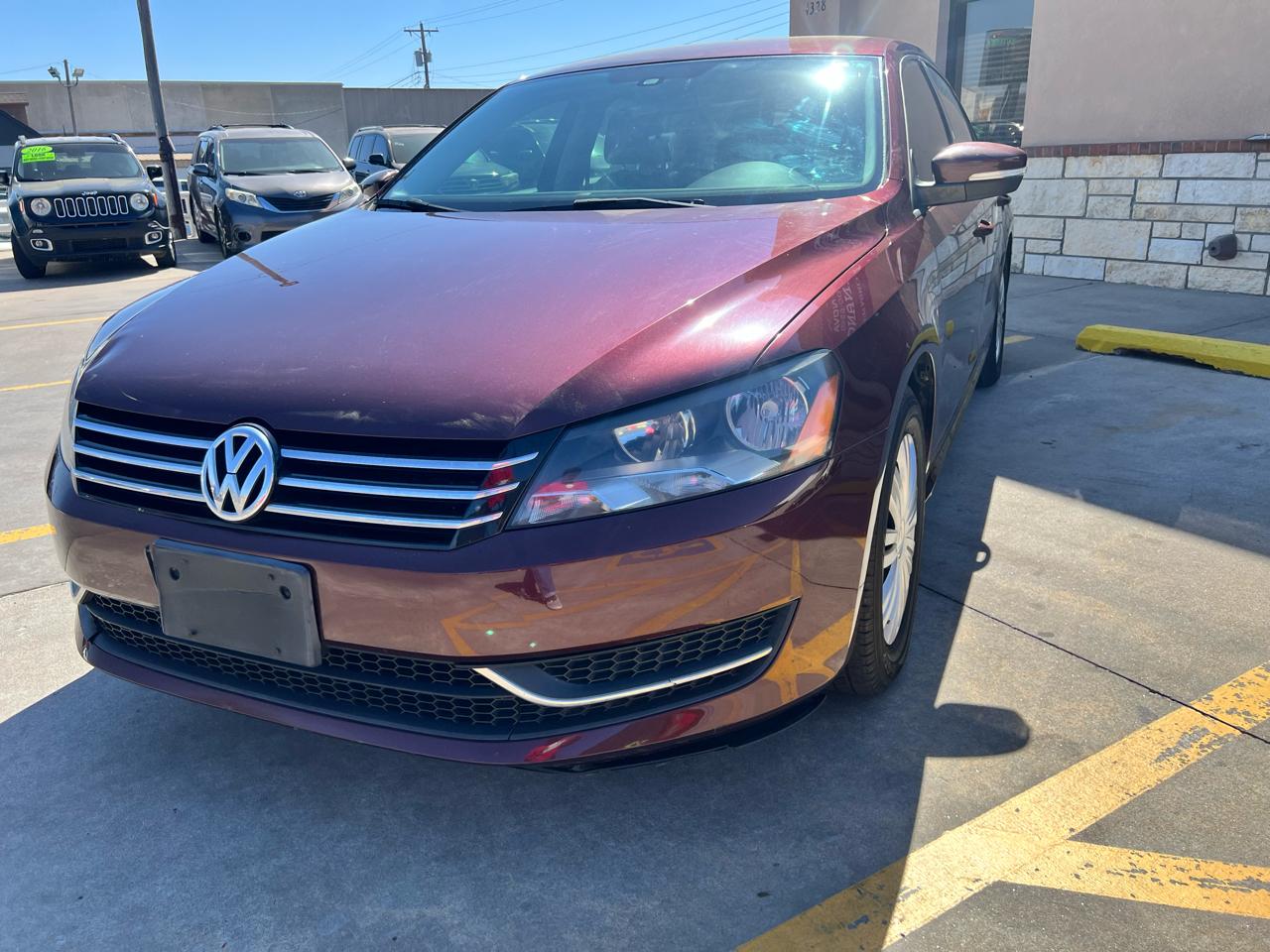 Volkswagen Passat 4dr Sdn 1.8T Auto Wolfsburg Ed 2014