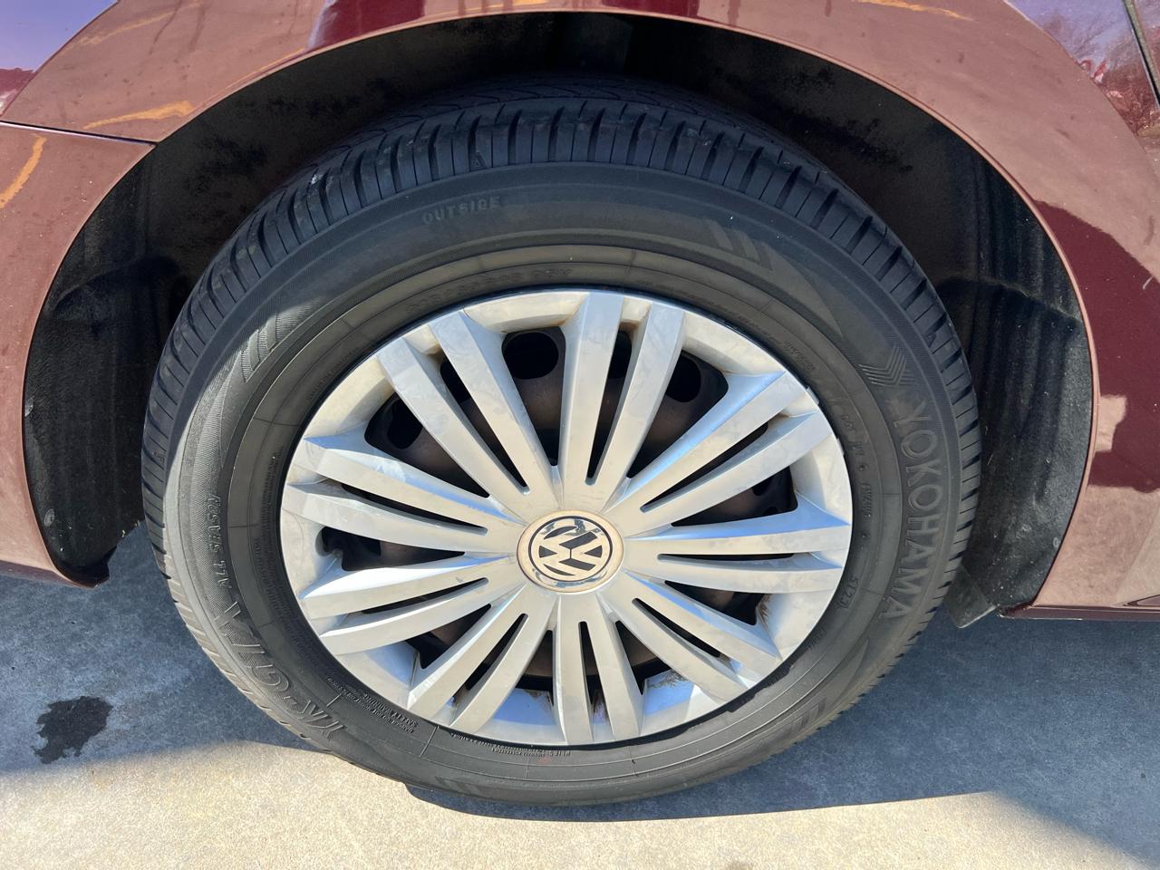 Volkswagen Passat 4dr Sdn 1.8T Auto Wolfsburg Ed 2014