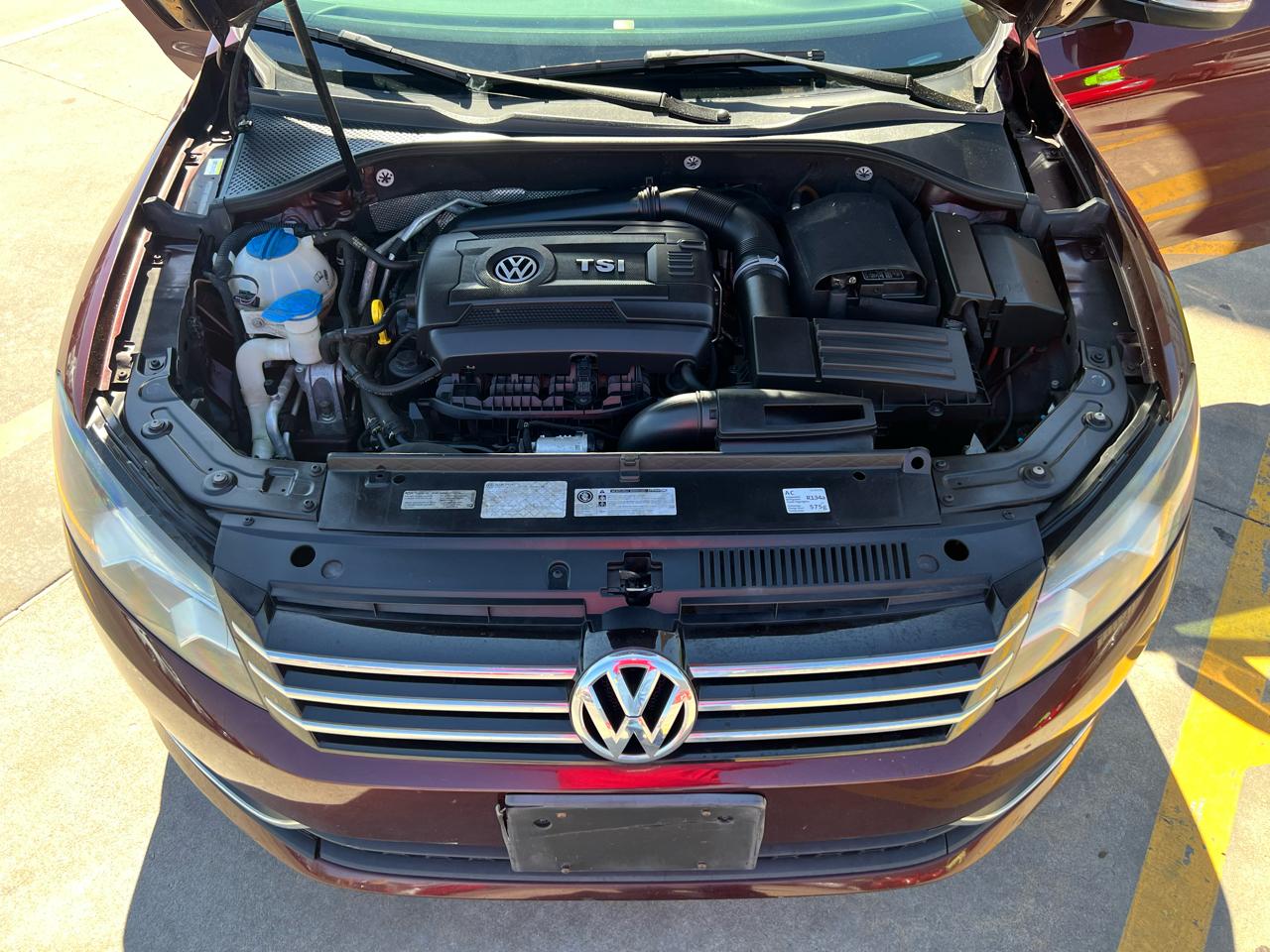 Volkswagen Passat 4dr Sdn 1.8T Auto Wolfsburg Ed 2014