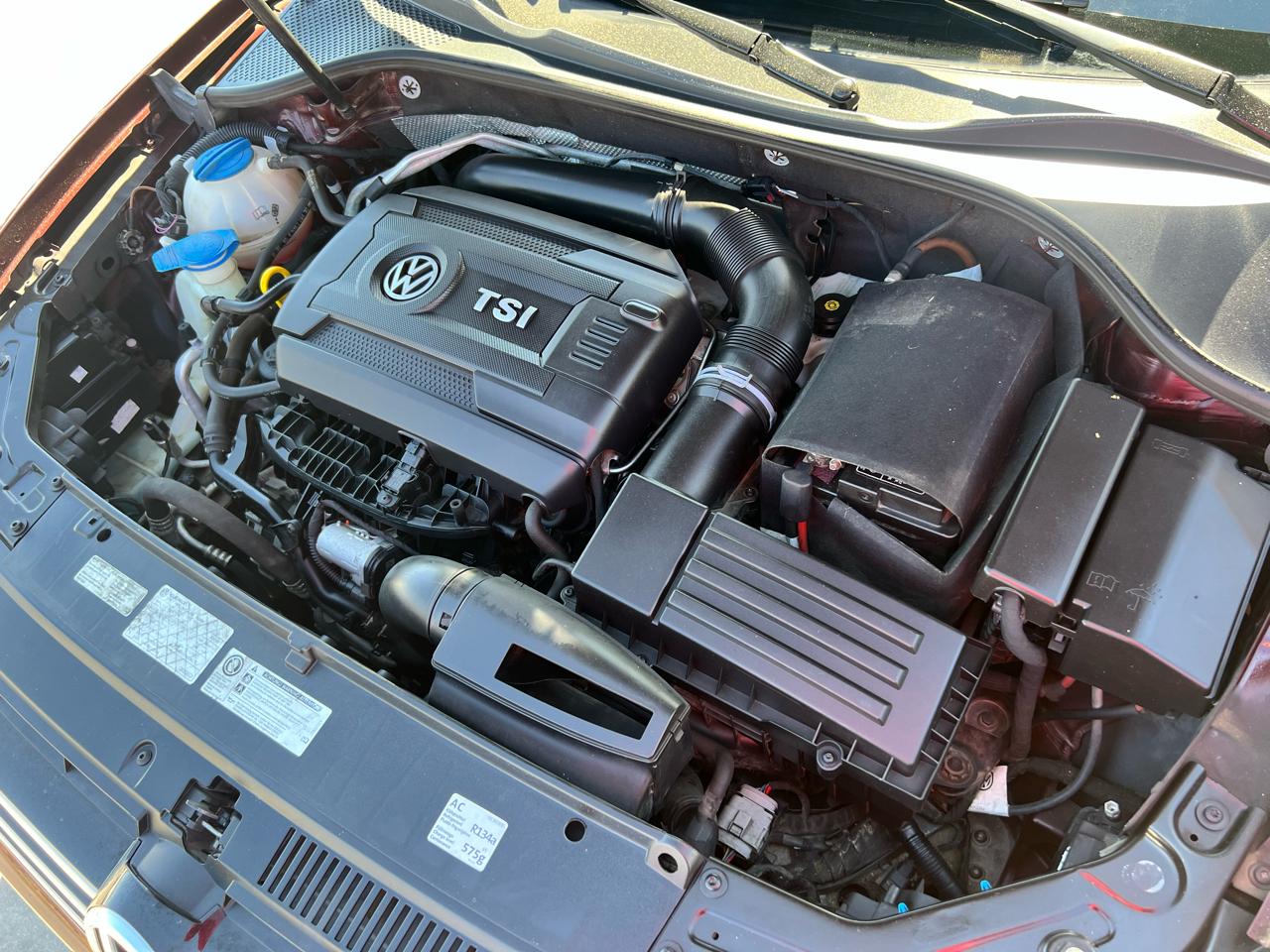 Volkswagen Passat 4dr Sdn 1.8T Auto Wolfsburg Ed 2014