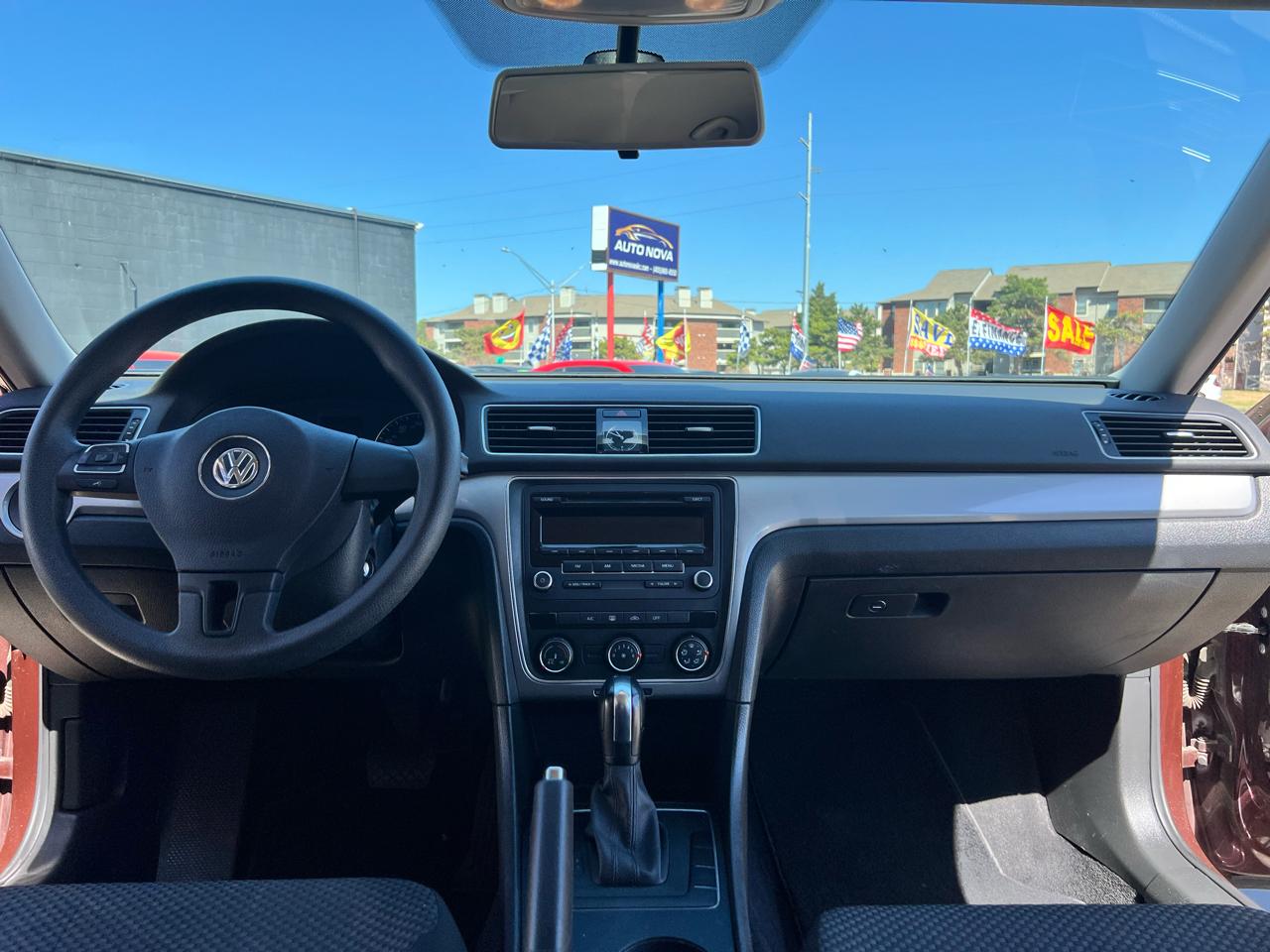 Volkswagen Passat 4dr Sdn 1.8T Auto Wolfsburg Ed 2014