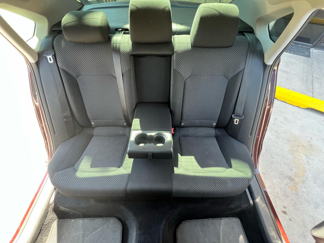 Volkswagen Passat 4dr Sdn 1.8T Auto Wolfsburg Ed 2014