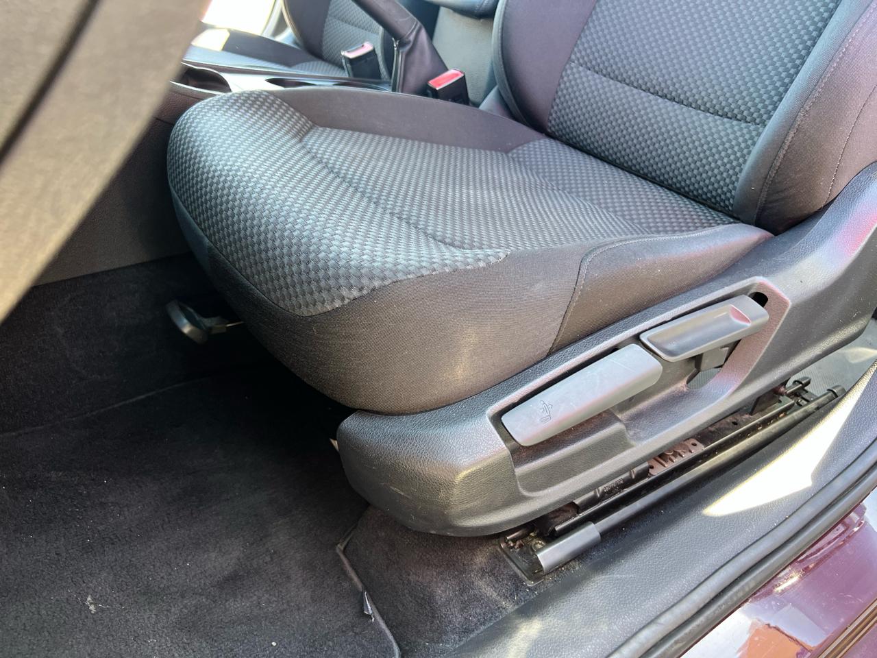 Volkswagen Passat 4dr Sdn 1.8T Auto Wolfsburg Ed 2014