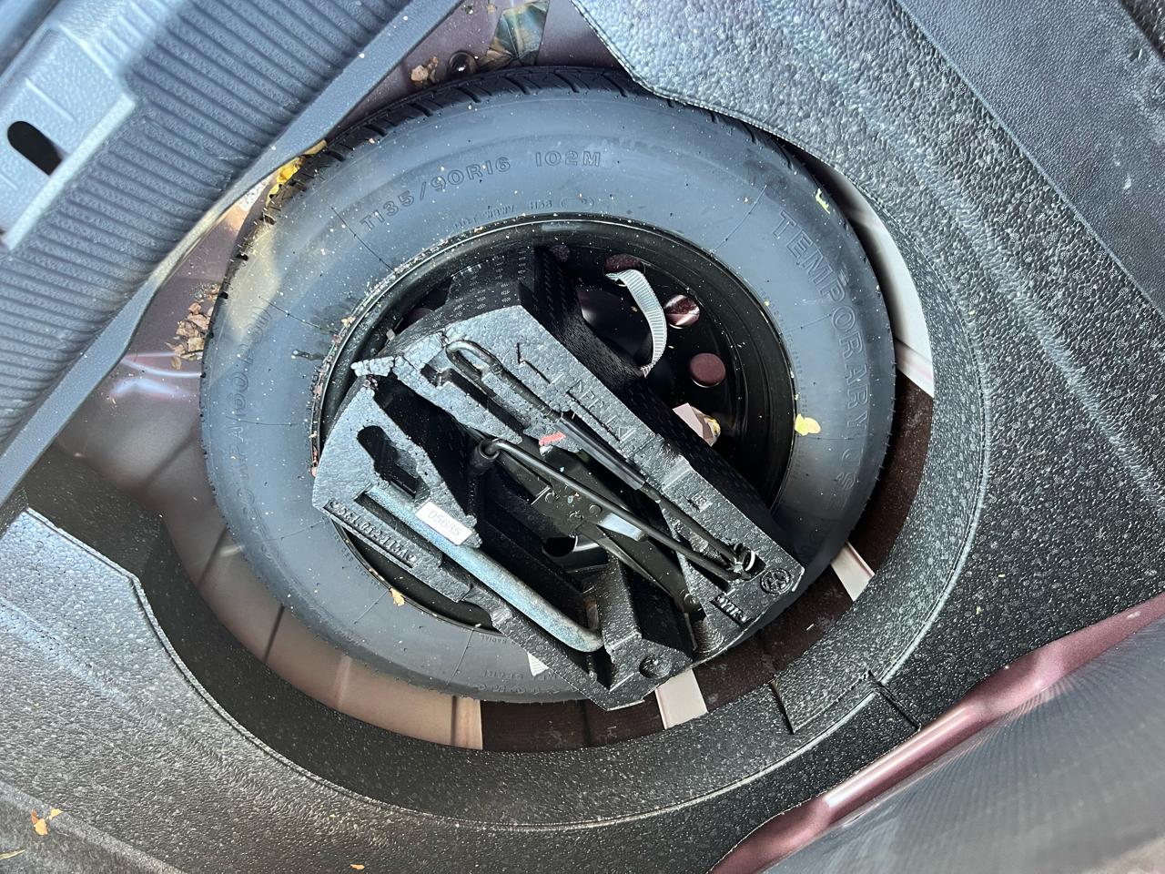 Volkswagen Passat 4dr Sdn 1.8T Auto Wolfsburg Ed 2014