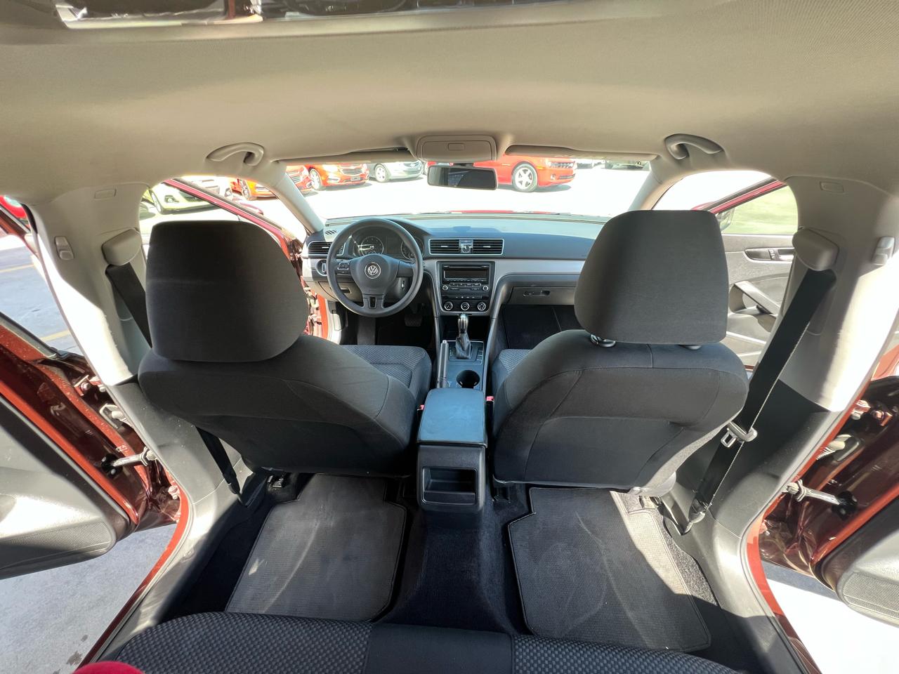 Volkswagen Passat 4dr Sdn 1.8T Auto Wolfsburg Ed 2014