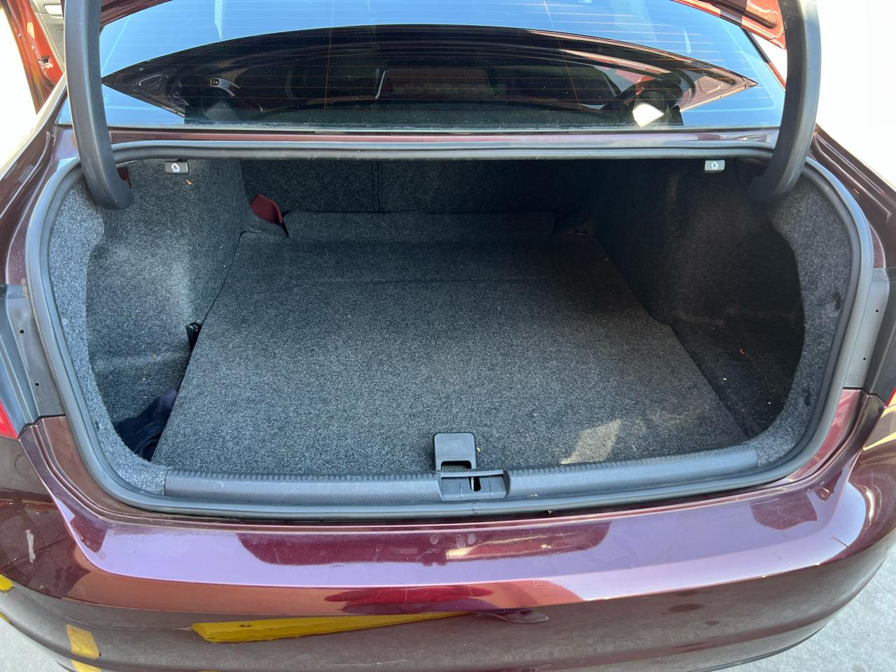 Volkswagen Passat 4dr Sdn 1.8T Auto Wolfsburg Ed 2014