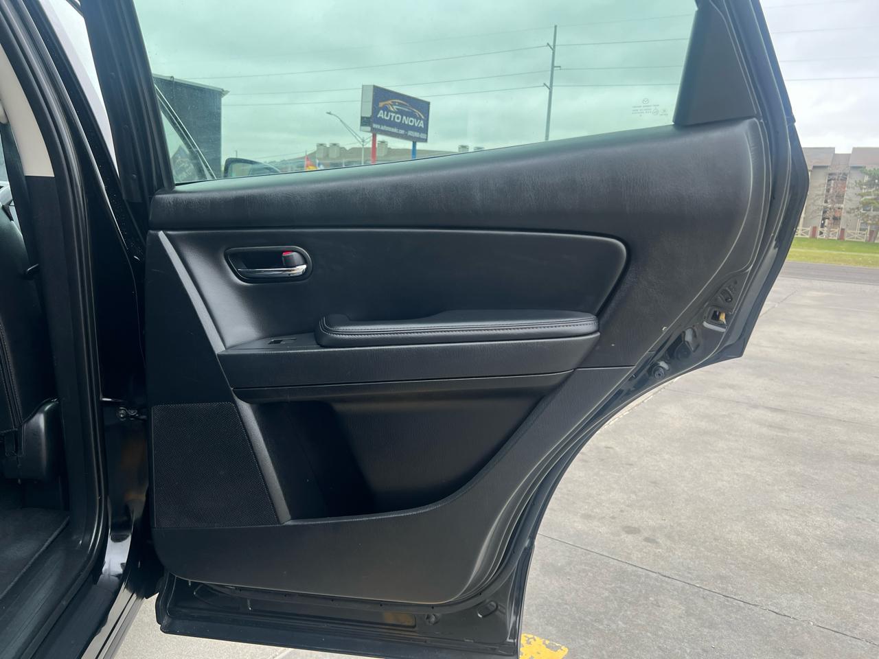 Mazda CX-9 FWD 4dr Touring 2011