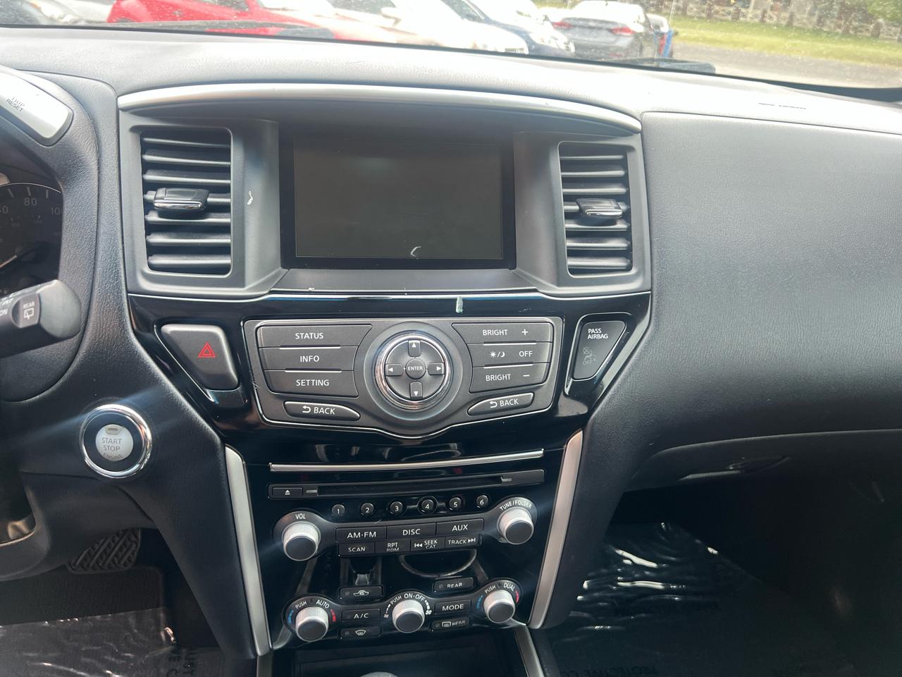 Nissan Pathfinder 4WD 4dr Platinum 2015