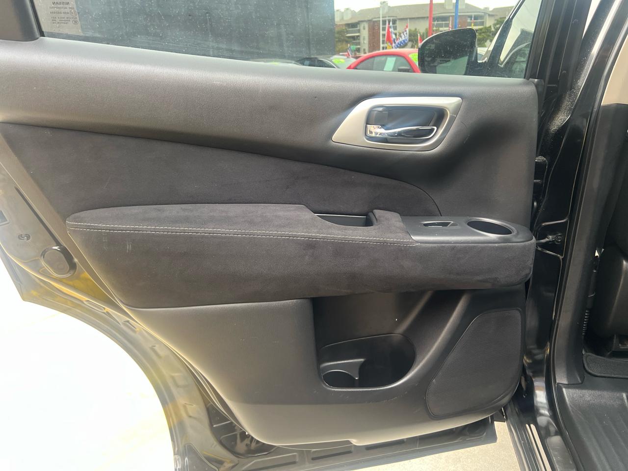 Nissan Pathfinder 4WD 4dr Platinum 2015