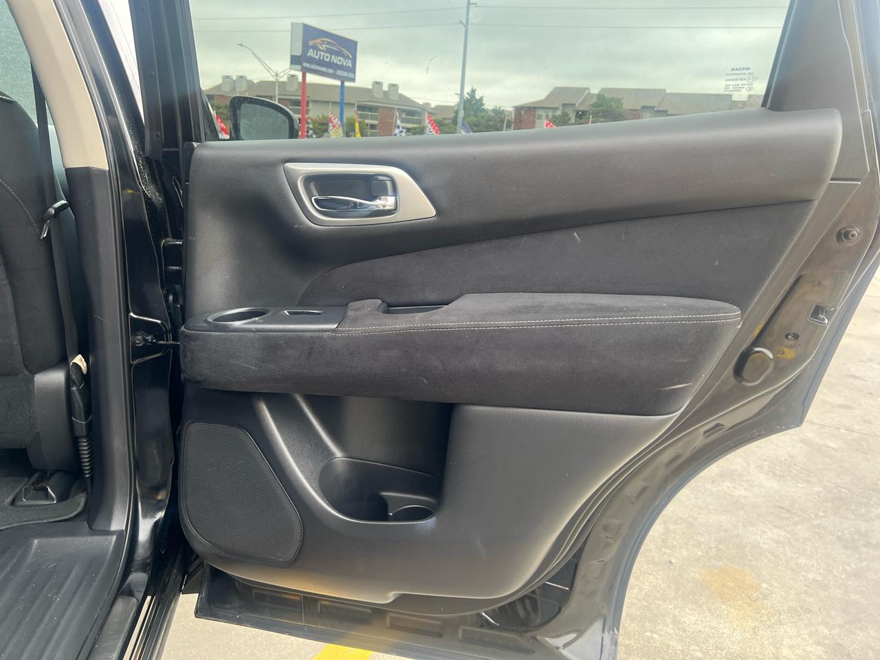 Nissan Pathfinder 4WD 4dr Platinum 2015