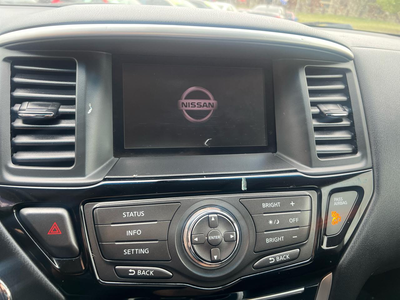 Nissan Pathfinder 4WD 4dr Platinum 2015