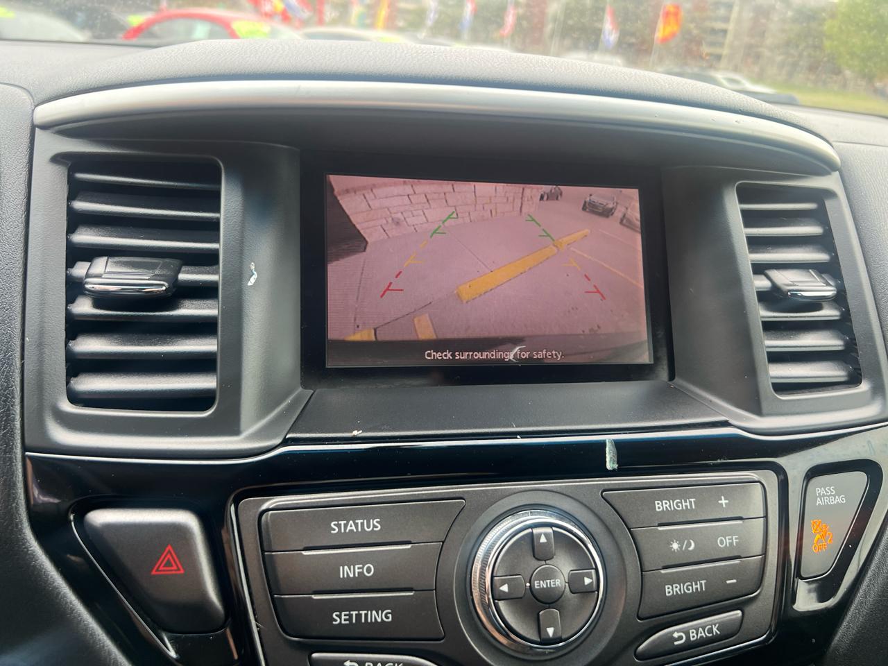 Nissan Pathfinder 4WD 4dr Platinum 2015