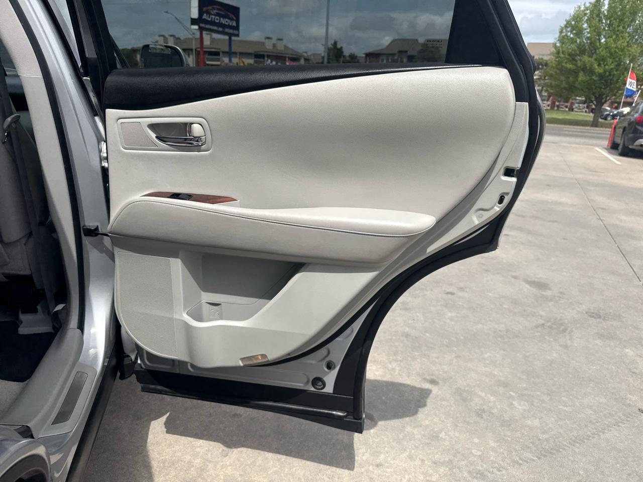 Lexus RX 350 FWD 4dr 2011