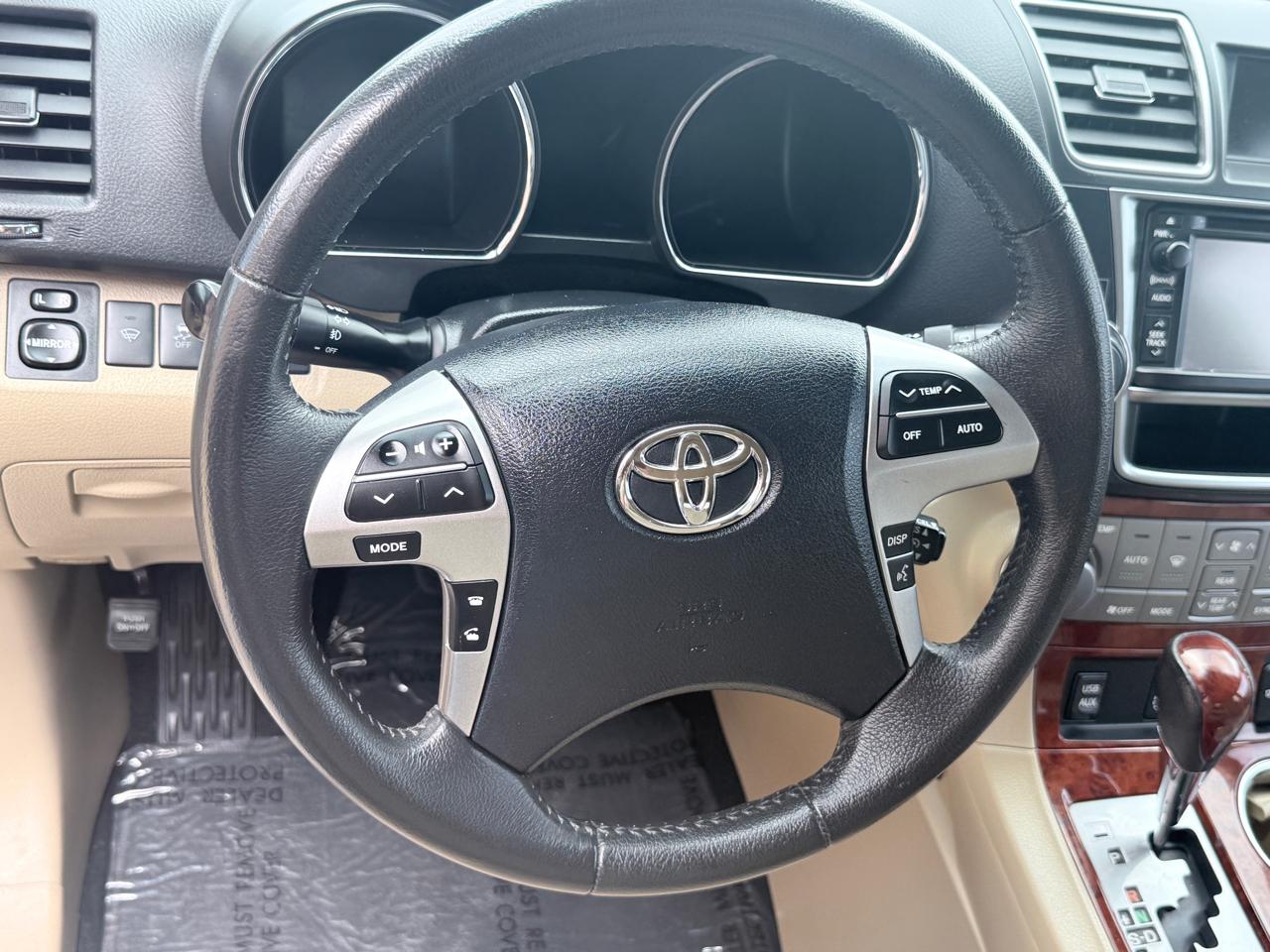 Toyota Highlander FWD 4dr V6 Limited (Natl) 2013