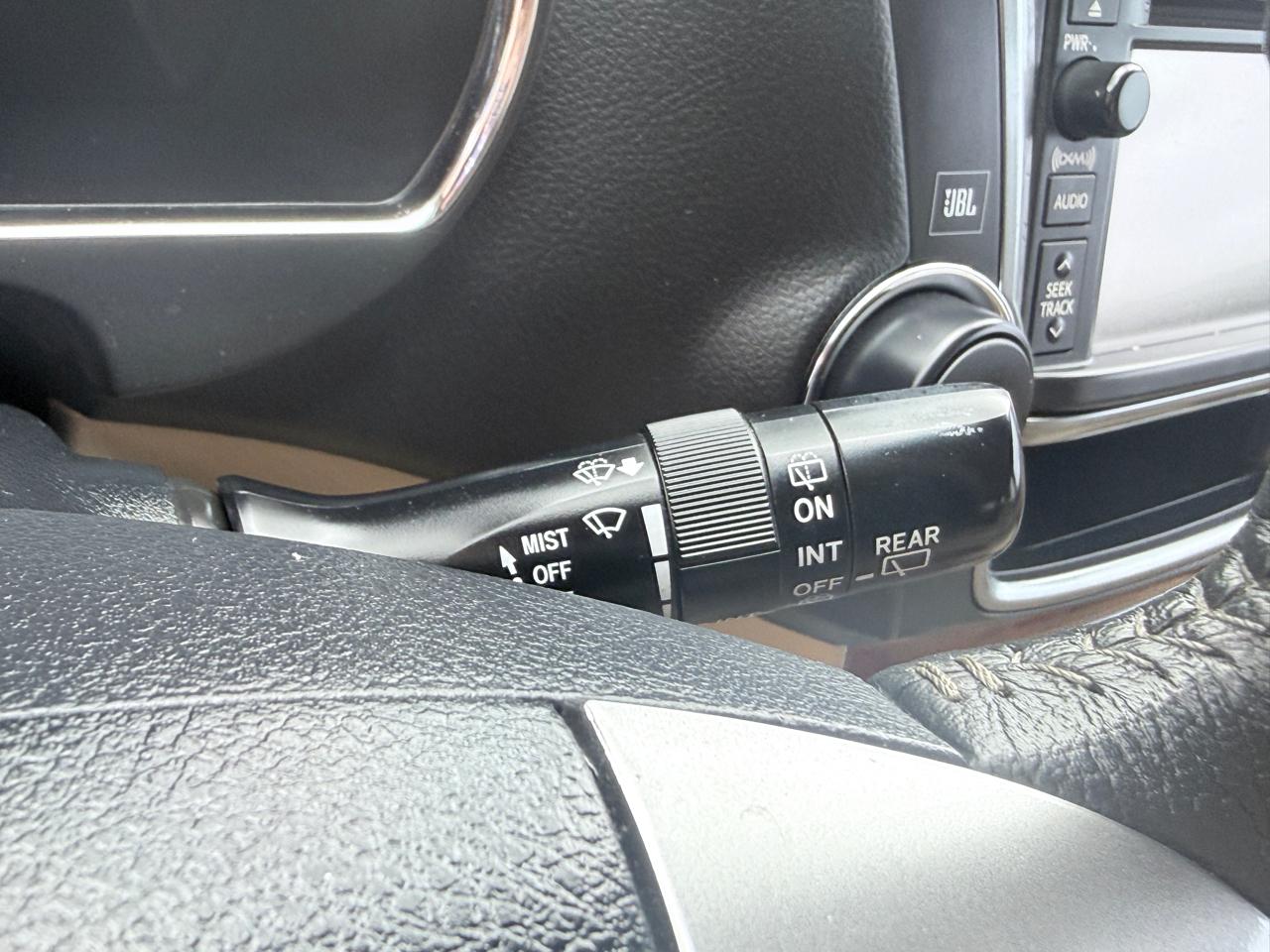 Toyota Highlander FWD 4dr V6 Limited (Natl) 2013