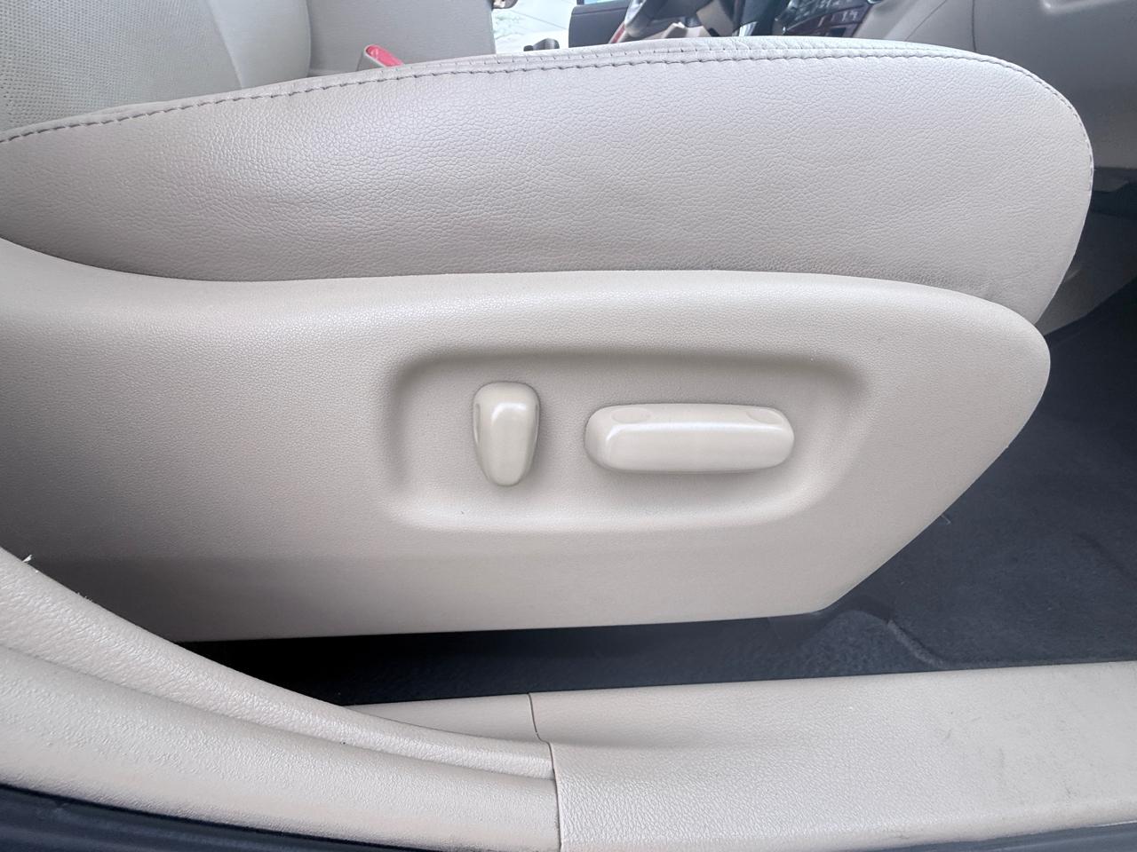 Toyota Highlander FWD 4dr V6 Limited (Natl) 2013