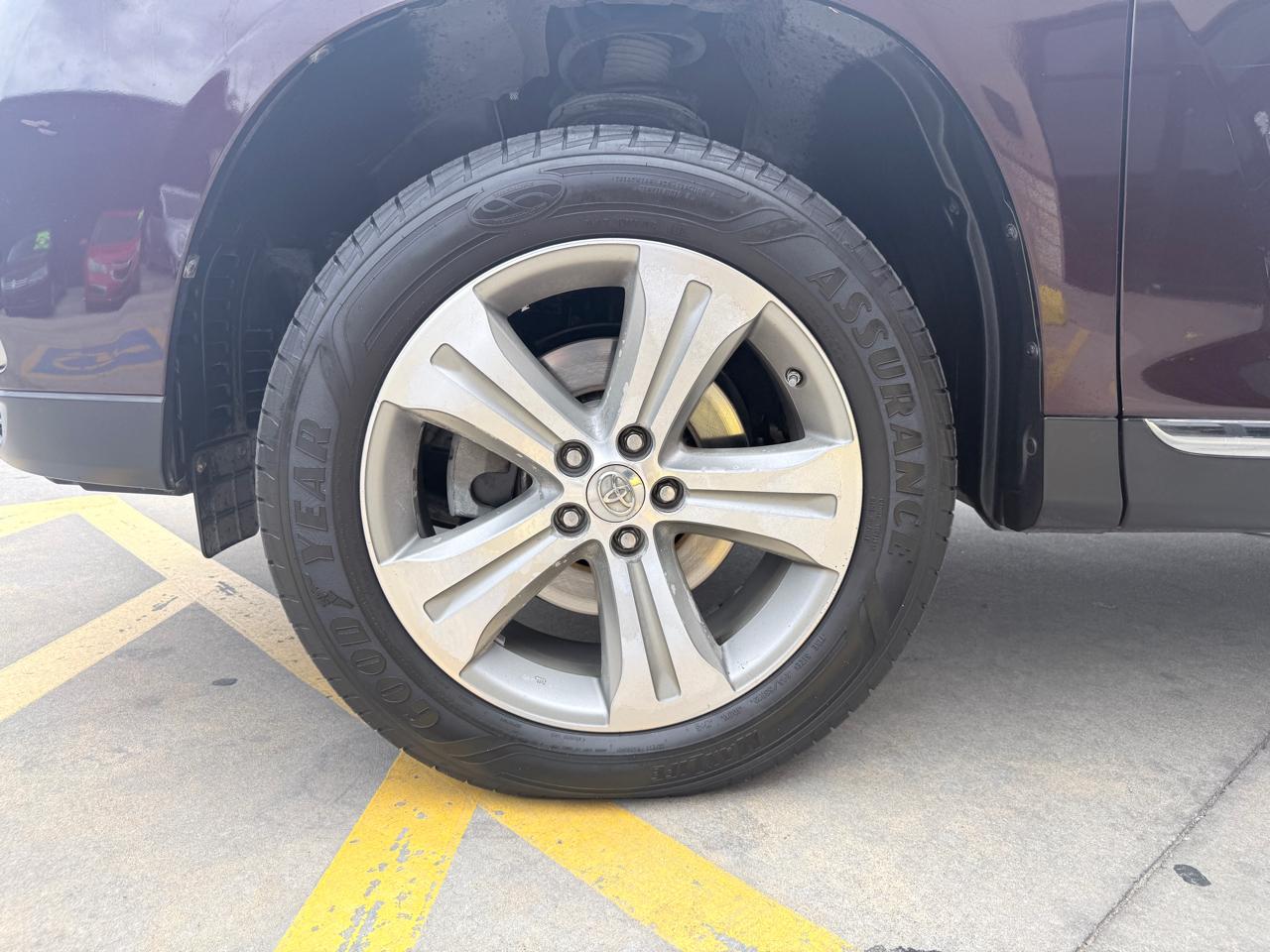 Toyota Highlander FWD 4dr V6 Limited (Natl) 2013