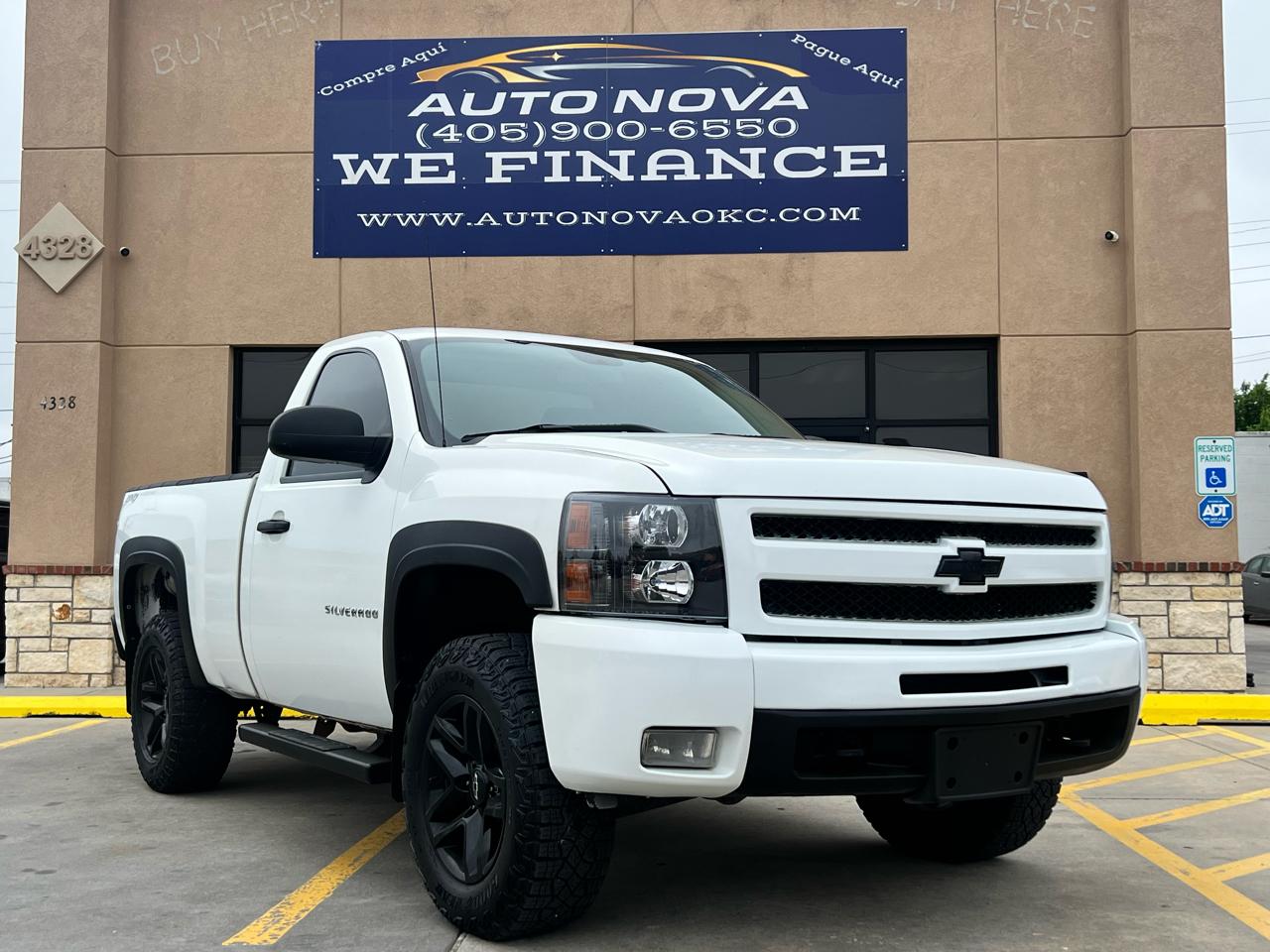 Chevrolet Silverado 1500 4WD Reg Cab 119.0" Work Truck 2010